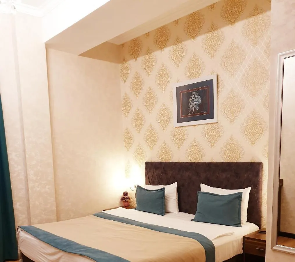 Nemi Baku Center Hotel 4*,